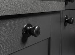 When you're choosing cabinet hardware, think about the number of times you'll touch these pieces. Shaker Forest Kitchen In Alchemy Wren Kitchens