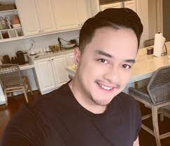 Hiện tại, cao thái sơn đang ở mỹ. Cao Thai SÆ¡n Va Cuá»™c Sá»'ng Ä'á»™c Than Me Nha Triá»‡u Ä'o á»Ÿ Tuá»•i 36 VÄƒn Hoa Thanh Nien