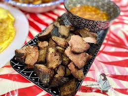 Tapi usahakan jangan memotongnya terlalu tebal atau terlalu besar supaya ketika dibakar dagingnya bisa matang secara. Sedap Giler Meratah Daging Salai Cecah Sos Thai Aku Sis Lin