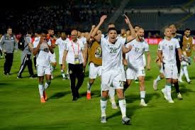 نجح المنتخب الجزائري في تحقيق الفوز بالجولات الثلاثة السابقة من التصفيات، حيث استطاع أبناء جمال بلماضي في الفوز بالجولة الأولى على منتخب زامبيا، ثم الفوز في الجولة الثانية على منتخب بوتسوانا، وفي الجولة الثالث انتصر على المنتخب الزمبابوي. Ø§Ù„Ø³ÙØ± ÙŠØµØ§Ø¯Ù… Ø§Ù„Ù…Ù†ØªØ®Ø¨ Ø§Ù„Ø¬Ø²Ø§Ø¦Ø±ÙŠ Ù…Ø¹ Ù…Ù†Ø¸Ù…ÙŠ Ø§Ù„ÙƒØ§Ù†