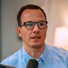 ✓ Restructuring of the CMO role to include biz dev & martech = good 👍