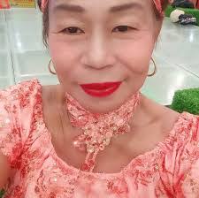 Flora Castillo's Instagram, Twitter & Facebook