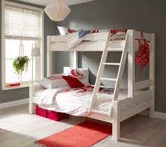 dit triplo stapelbed heeft een dubbel bed onderaan 140 cm breed en een enkel bed bovenaan 90 cm breed dit stapelbed driedubbel stapelbed dubbel stapelbed