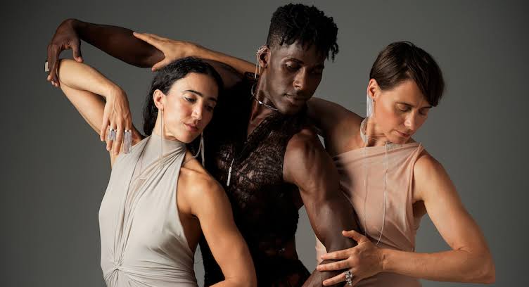 Dancers as models: Storytelling through movement - Dance Informa Magazine
