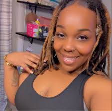 Does anyone know of any grant programs for a struggling single mom, I am  drowning and I really need some help