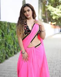 Prajakta Dusane - Free pics, galleries & more at Babepedia