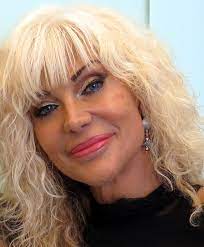 Ma donatella rettore è una donna che non si è mai arresa. Foto Di Donatella Rettore
