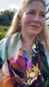 Tried something new with the silk scarf