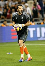 Example sentences from the web for buffon. Gianluigi Buffon Vermogen Und Gehalt Bei Juventus Turin 2021