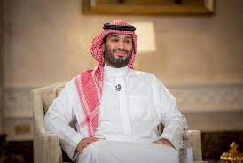 تزوج من الأميرة بسمة بنت منصور بن مشعل بن عبد العزيز آل سعود في 22 من شهر نوفمبر من عام 2012م، يعمل رئيس شركة رغم أنَّ الأمير فهد مات شابًا ولكنه ترك العديد من الإنجازات وتقلد العديد من المناصب، وفيما يأتي أهمها:٣. Fvm8uwz7sknssm