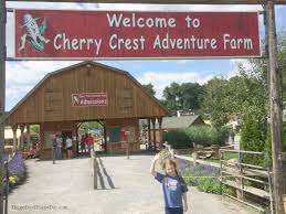 10 Family Friendly Vacation Spots To Visit While In Lancaster Pa Happy Deal Happy Day Family Friendly Vacation Family Friendly Vacation Spots Visit Lancaster Pa