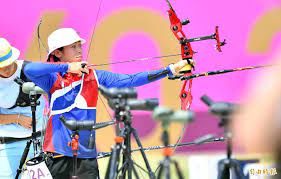 2020年夏季奧林匹克運動會 射箭比賽，是因2019冠狀病毒病疫情而延期至2021年舉行的第32屆夏季奧林匹克運動會的其中一個比賽項目，於2021年7月23日至31日在日本 東京 夢之島公園進行。 本屆奧運射箭比賽新增混合團體項目，共產生5面金牌。 7htlr Zq0x Lem