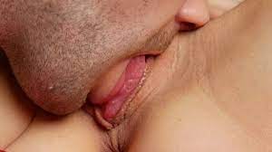 Ev Hanımı Amcığını Yalatarak Orgazm Oluyor Porno 7DAK farkıyla izle