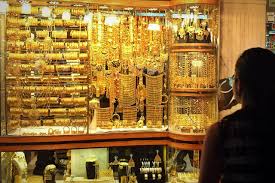 6 Tips When Buying Gold At The Deira Gold Souk Dubai Travel Blog Gold Souk Gold Souk Dubai Buying Gold
