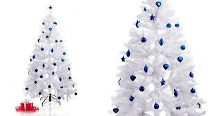.sensación de navidad blanca, solamente tenemos que realizar una adecuada decoración navideña y para eso, deberá elegir para su casa un lindo árbol colores para decorar el árbol. Ideas Para Decorar El Arbol De Navidad 2020 Moda En Pasarelamoda En Pasarela