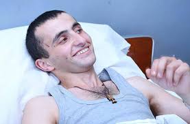 The Smiling Soldier: David Grigoryan, who Lost Two Legs, Walks Now