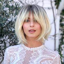 Julianne Hough Just Got Long Shaggy Bangs And They Look So 60s Hair Styles Short Hair Styles Short Hair With Bangs