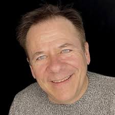 I've been waiting a long time to do this class, so excited! Don't miss this  opportunity to take this amazing workshop from one of Canada's top quilters Kim  Caskey.