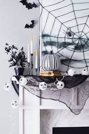 Here we have 50+ halloween decorations ideas that will help you to both inside and outside, spook your house with the best possible haunted ways with inside halloween decoration ideas as well as halloween. 80 Easy Diy Halloween Decorations 2021 Cute Halloween Decorating Ideas