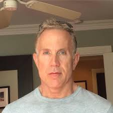 Vincent Lowell's Instagram, Twitter & Facebook