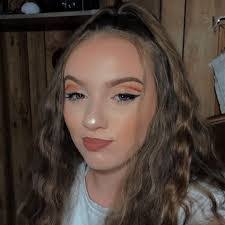 Leanna Harden's Instagram, Twitter & Facebook