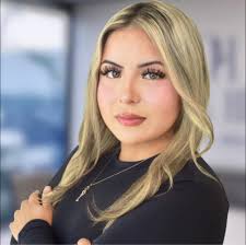 Are there any Spanish speaking real estate agents in Houston, Texas?