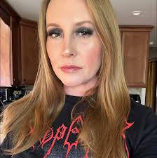 Mysterious family photo and relationship discussions