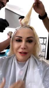 The process of bleaching your hair can take hours — who has that much to chat about? Pin By Thomas Scott On Bleaching Hair And Beauty Salon Hair Color Hair Color For Women