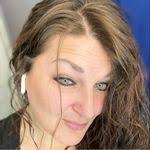 Mindy Schenk's Instagram, Twitter & Facebook