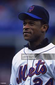 Outfielder Rickey Henderson of the New York Mets looks