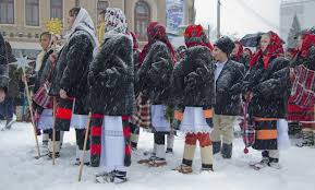 Steaua sus rasare ca o taina mare steaua straluceste si lumii vesteste si lumii vesteste. Steaua Sus Rasare Festival Customs Traditions In Piatra Neamt 2010