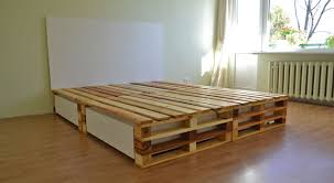 Simple Pallets Bed 1001 Pallets Lit En Palette Idees De Meubles Rangement En Palette