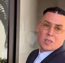 Cliente : buenas trabajas aquí Yo vestido de Walmart