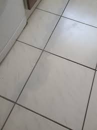 Eventuell lassen sich ihre fliesen flecken mit einem dampfreiniger entfernen. Dunkle Flecken Auf Den Fliesen