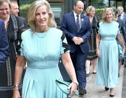 This ring was given to kate middleton by prince william when he proposed in 2011, as she still regularly wears it. Sophie Countess Of Wessex What Is Her Engagement Ring Worth How It Differs To Fergie S Happy Lifestyle Inc