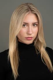 Kate Roman's Instagram, Twitter & Facebook