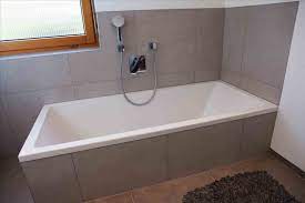Wenn es sich nicht gerade um ein antikes modell für liebhaber handelt, macht eine unverkleidete badewanne für gewöhnlich nicht viel her. Beste Badezimmer Fliesen Badewannen Design Ideen Bilder Von Badewanne Verkleiden Ohne Fliesen Photo Badezimmer Fliesen Badewanne Fliesen Badewanne Verkleiden