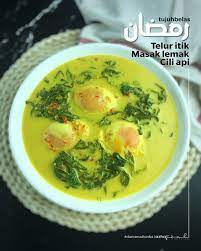 Gulai hendaklah dikacau selalu supaya santan tidak pecah minyak. Resepi Telur Itik Masak Lemak Cili Api Campur Pucuk Ubi