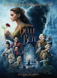 Une jeune femme prend la place de son père en tant que prisonnière dans un château. La Belle Et La Bete Les Affiches Du Film Tant Attendu En 2017