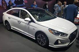 Start here to discover how much people are paying, what's for sale, trims, specs, and a lot more! 2018 Hyundai Sonata Hybrid And Plug In Hybrid The Daily Drive Consumer Guide