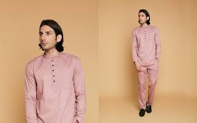Sebagai contoh, kami senaraikan beberapa fesyen baju melayu dan juga jubah terkini tahun 2015 sebagai sumber insipirasi khusus buat anda yang belum mencari baju raya bagi menyambut bulan. 10 Ide Baju Melayu Moden Lelaki Lamaz Morradean