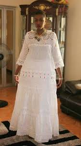 Suite à plusieurs demandes de toutes celles qui suivent mon blog et ma page facebook je suis heureuse de partager avec vous ces magnifiques modèles en pagne que j'ai dénichés sur pinterest comme d'habitude ? Robe Blanche African Fashion Dresses Latest African Fashion Dresses African Maxi Dresses