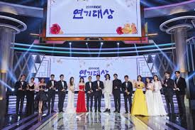 Mbc_drama_awards #munhwa_broadcasting_corporation daesang (grand prize): Kim Dong Wook Emerges As Grand Prize Awardee At The 2019 Mbc Drama Awards Complete List Of Winners