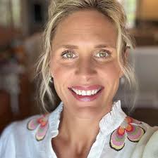 Quick tip for today... Go back through the Reels you've posted and find the  one that performed best for you in terms of views and comments. Download it  and post again as