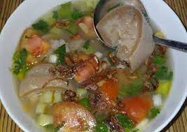 Bagi yang penasaran, bisa mencoba salah satu dari resep sop kambing gurih berikut. Cara Memasak Sop Bening Kaki Sapi