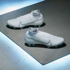 Pin By Lauren R On Futbol Football Boots Football Shoes Nike