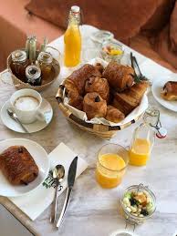Le petit-déjeuner est servi au Domaine... - Domaine de Raba, Talence |  Facebook
