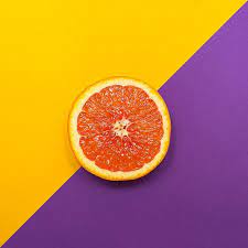 Estilo Minimalista Diseno Creativo Naranja Sobre Fondo Morado Amarillo Foto Premium Free Photo Freepik Ph Fondos Morados Disenos Creativos Disenos De Unas