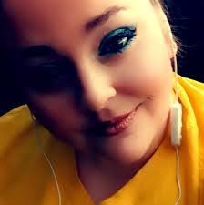 Veronica Budai's Instagram, Twitter & Facebook