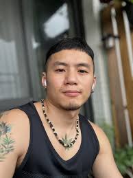 菸鹼醯胺(維他命b)跟神經醯胺我自己覺得有效後者買適樂膚乳液就可